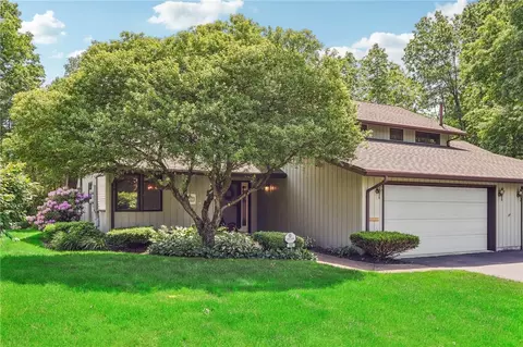 192 Jonathan Pl, Hermitage, PA 16148