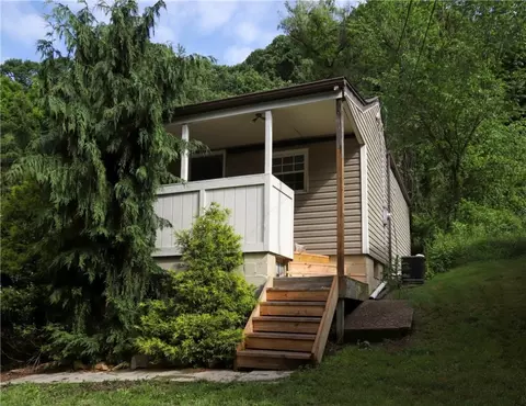 848 Bocktown Rd, Crescent, PA 15046