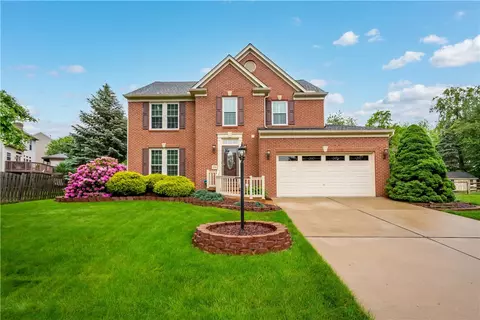 104 Camelot Cir, Coraopolis, PA 15108