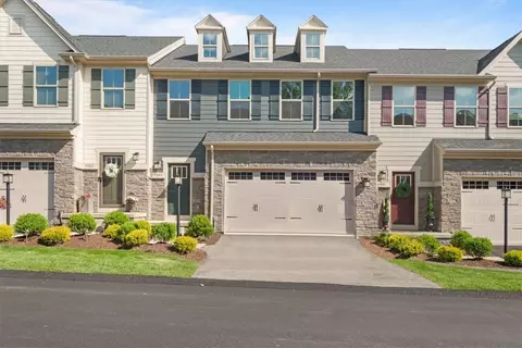 5003 Augusta Ln, Jeannette, PA 15644