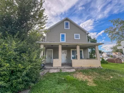 2426 W Wade St, Aliquippa, PA 15001