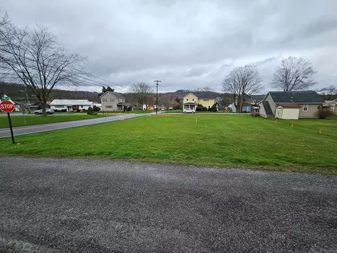 402 South St, New Bethlehem, PA 16242
