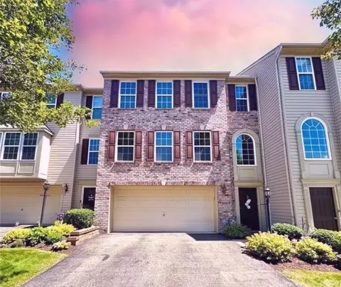 2402 Michael Dr, Pittsburgh, PA 15227