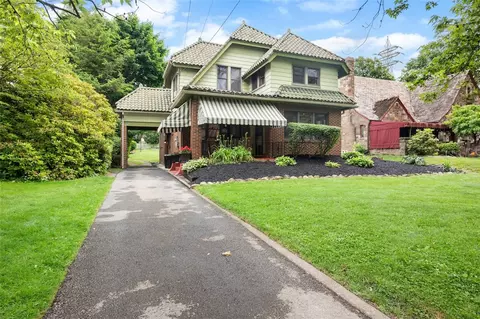119 Jefferson Dr, Pittsburgh, PA 15228