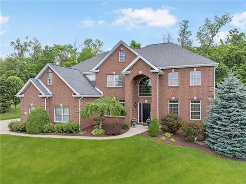 133 Golden Eagle Dr, Venetia, PA 15367