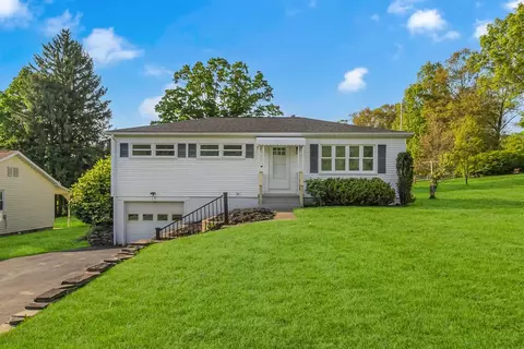 16 Webster Dr, Greenville, PA 16125