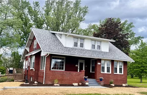 801 Winfield Rd, Cabot, PA 16023