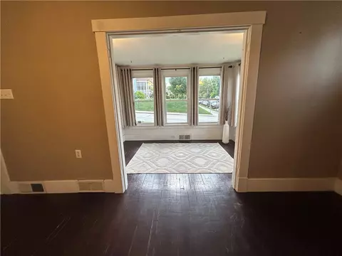 Living - 705 Maple St, Coraopolis, PA 15108 photo 12 of 13