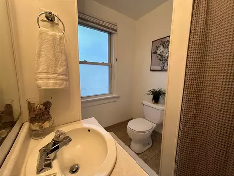 Bath - 705 Maple St, Coraopolis, PA 15108 photo 1 of 2