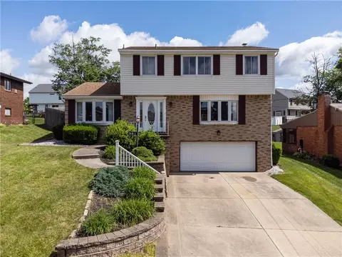 981 Holly Lynne Dr, Pittsburgh, PA 15236