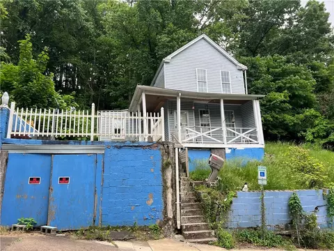 215 Hillside Ave, Pitcairn, PA 15140