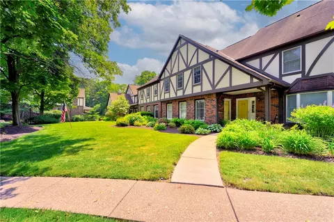 216 Allenberry Cir, Pittsburgh, PA 15234