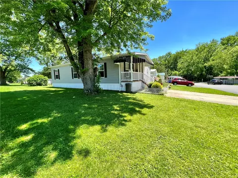 106 Port Royal Dr, Belle Vernon, PA 15012