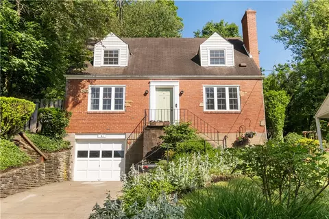 81 Seneca Dr, Pittsburgh, PA 15228