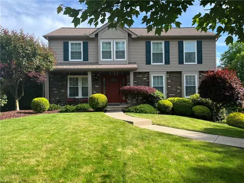 112 Sandstone Ct, Bethel Park, PA 15102