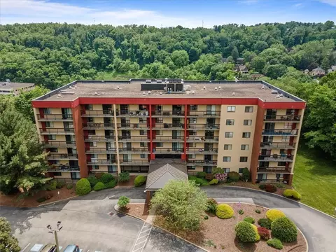 1987 Centurion Dr #204, Pittsburgh, PA 15221