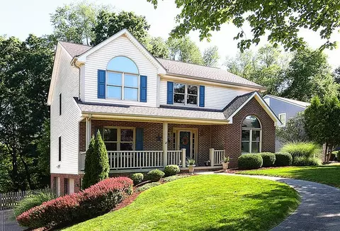 183 Village Dr, Cranberry Township, PA 16066