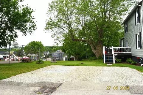 Exterior - 119 Yoder Ave, Mount Pleasant, PA 15666 photo 2 of 3