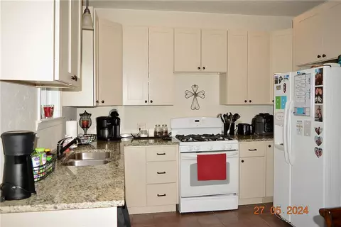 Kitchen - 119 Yoder Ave, Mount Pleasant, PA 15666 photo 2 of 2