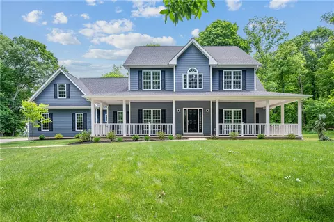 318 Pine Hollow Rd, Trafford, PA 15085