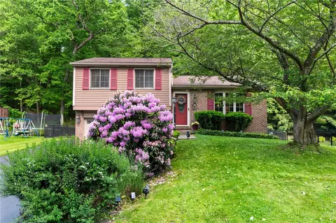 123 Walnut Dr, Baden, PA 15005
