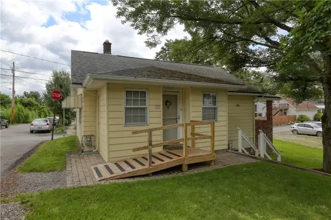 404 Curtis St, South Heights, PA 15081