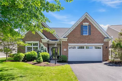 156 Shoreline Dr, Canonsburg, PA 15317