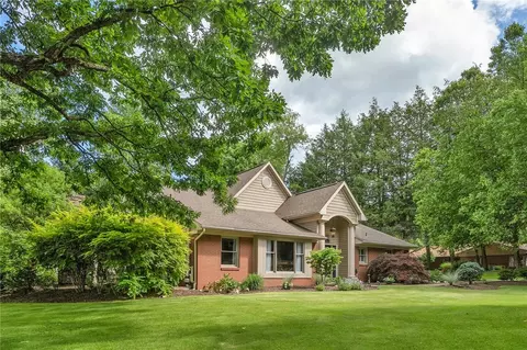 4901 Simmons Cir, Export, PA 15632