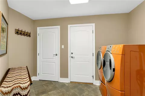 4901 Simmons Cir, Export, PA 15632 photo 24