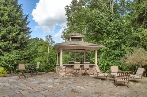 4901 Simmons Cir, Export, PA 15632 photo 3