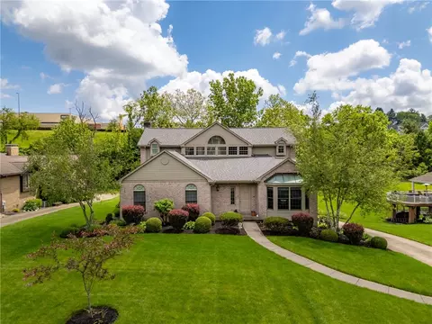 136 Fieldgate Dr, Pittsburgh, PA 15241