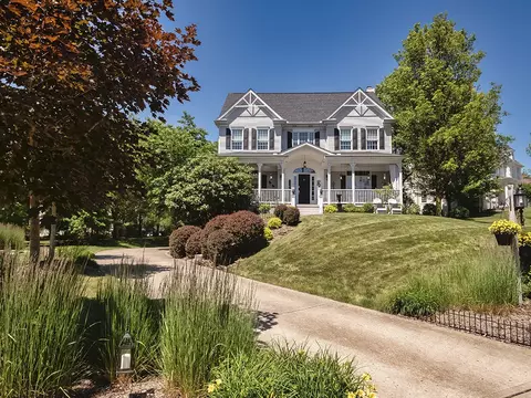 701 Lake Louise Ct, Gibsonia, PA 15044