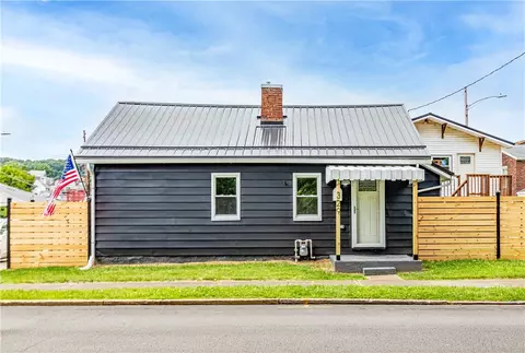 329 E 1st Ave, Tarentum, PA 15084