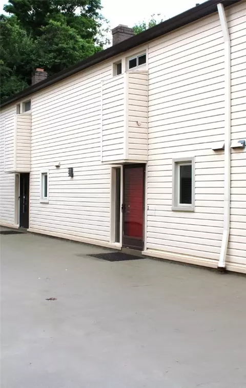 1479 Spreading Oak Dr #B, Pittsburgh, PA 15220