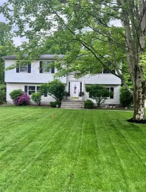 3598 Marylane Dr, Hermitage, PA 16148