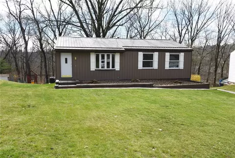 1811 Renee Dr, South Park, PA 15129