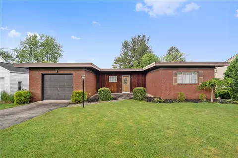 589 Franklin Farms Rd, Washington, PA 15301