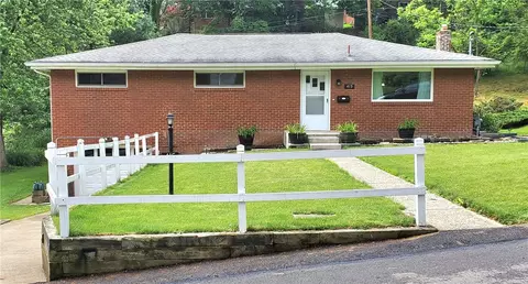 415 Hunter Dr, Pittsburgh, PA 15237