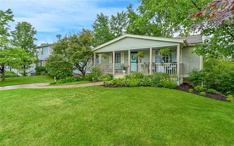 242 Rampart Blvd, New Kensington, PA 15068