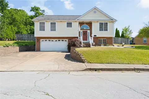 801 Ridge Ave, Jeannette, PA 15644