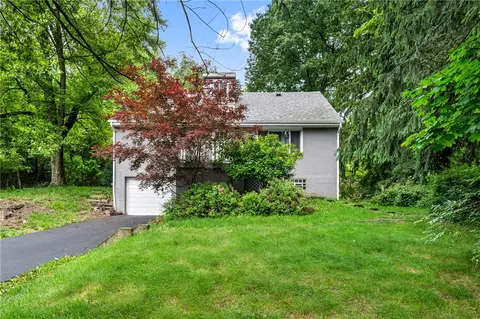 395 Rodi Rd, Pittsburgh, PA 15235