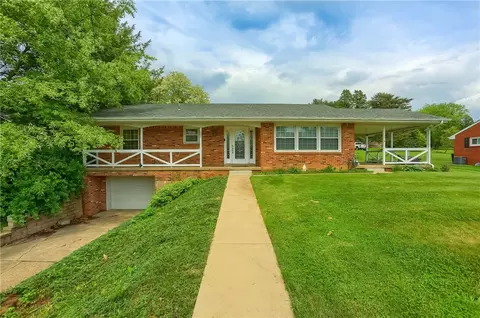 387 Center Grange Rd, Monaca, PA 15061