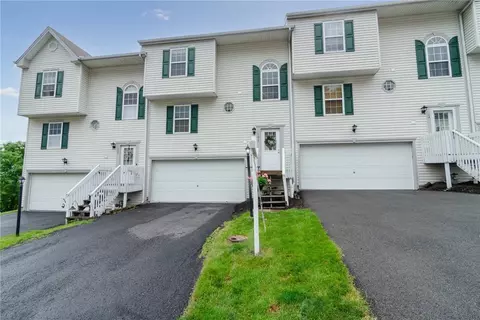 102 Cathedral Ct, Carnegie, PA 15106