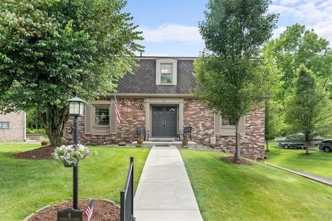 6 Thorncrest Dr, Pittsburgh, PA 15235
