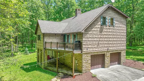 342 Braddock Rd, Farmington, PA 15437