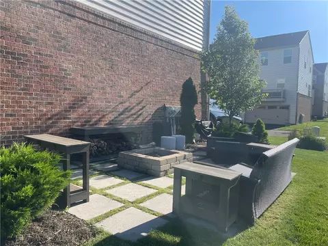 2701 Pointe View Dr, Mars, PA 16046 photo 3