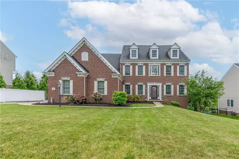 807 Ashwood Dr, Venetia, PA 15367