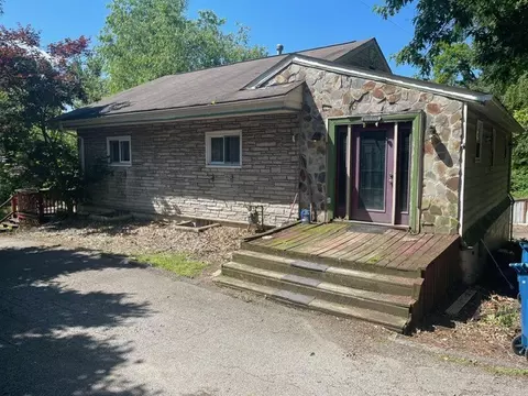 137 Sycamore Dr, Pittsburgh, PA 15235