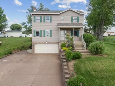 4 Roseanne Cir, Irwin, PA 15642