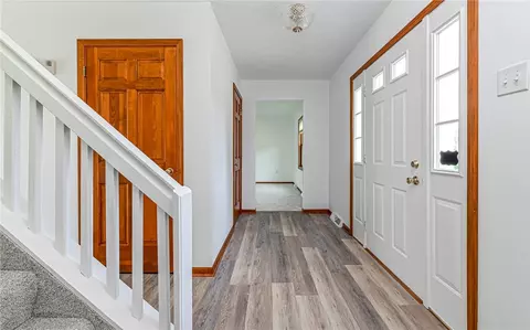 Entry Way - 114 Douglas Ln, Monaca, PA 15061 photo 3 of 6